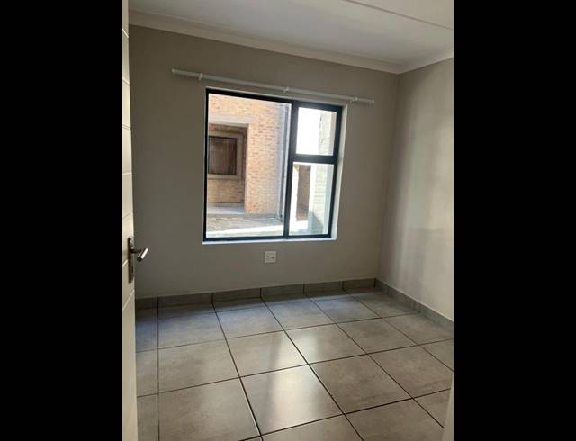 2 BEDROOM PROPERTY TO RENT IN POMONA